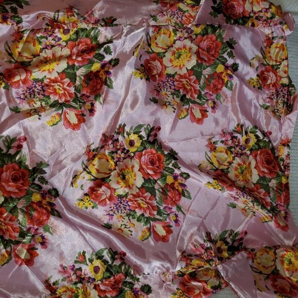 Lovely Pink Oriental Tag Robe 🎎 🏮🎎 🏮🎎 🏮 EUC - Picture 1 of 10